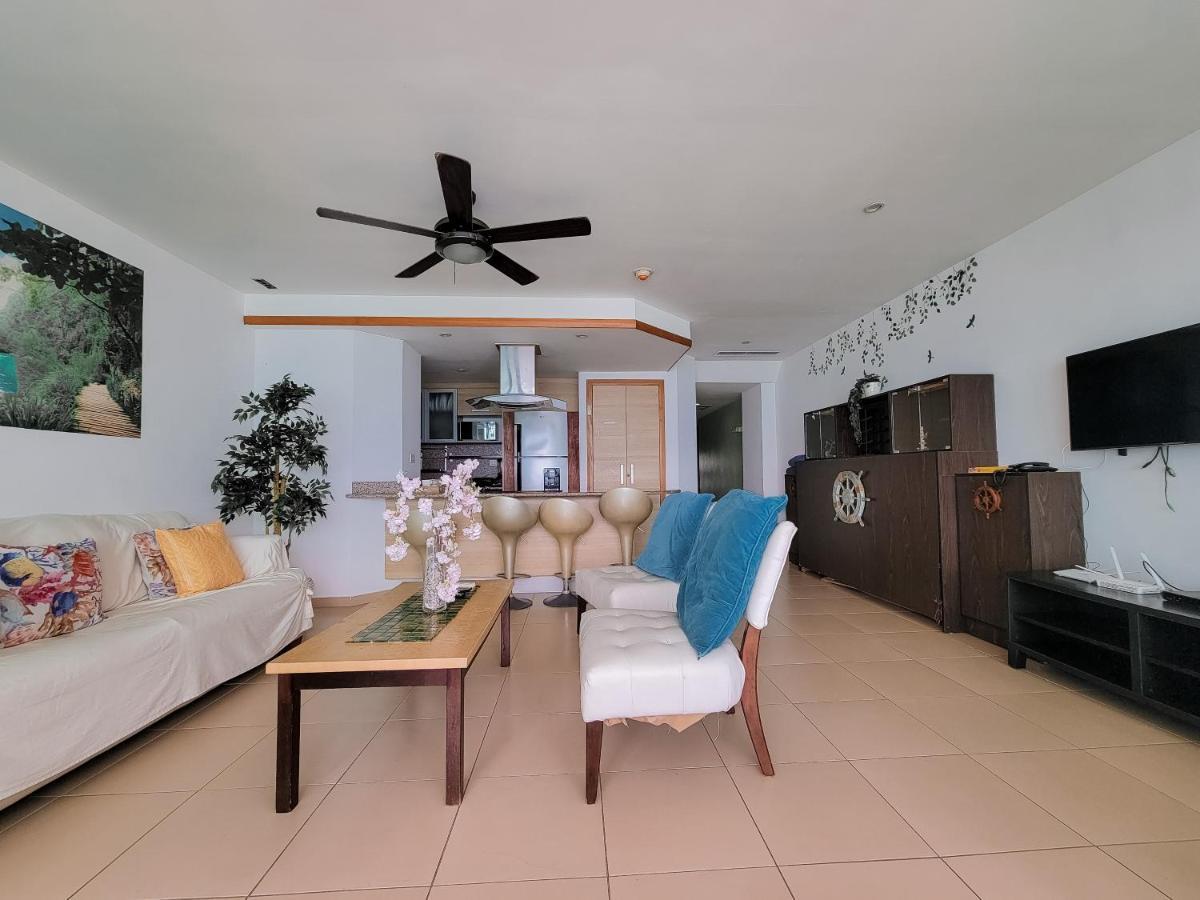 Marbella Towers Beachfront 2 Bedrooms Juan Dolio Exterior photo